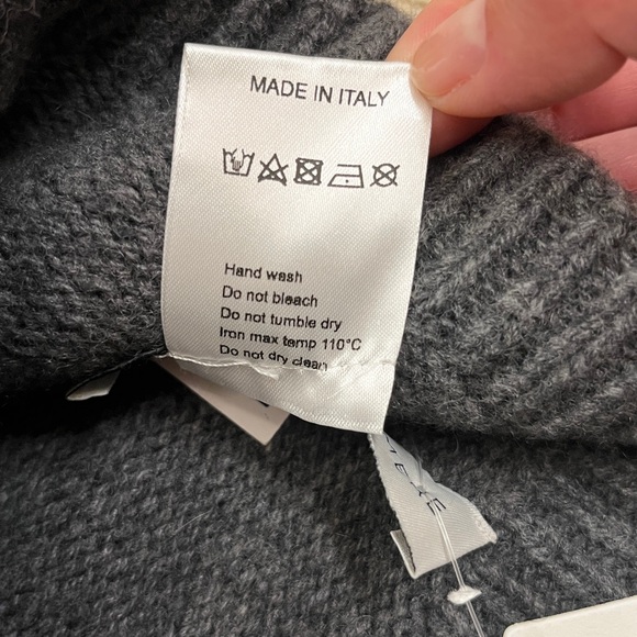 NWT unisex Charcoal Knit Beanie 95% cashmere 5% wool by Tesma Cashmere, Italy - Picture 4 of 6